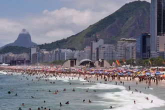 seguranca-para-reveillon-no-rio-contara-com-300-viaturas-com-cameras