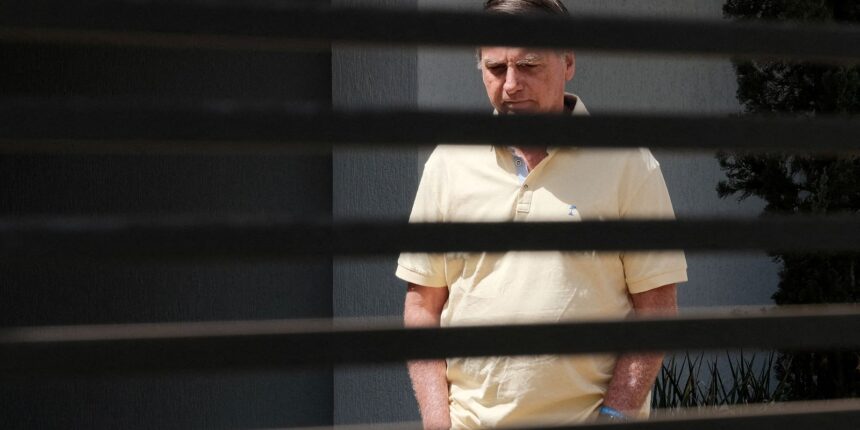 bolsonaro-presta-depoimento-a-policia-sobre-apreensao-de-arma