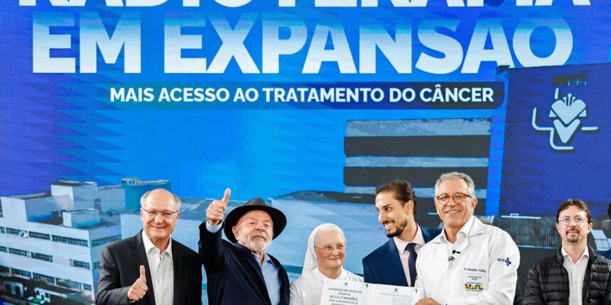 lula-entrega-aparelhos-de-radioterapia-em-sao-paulo