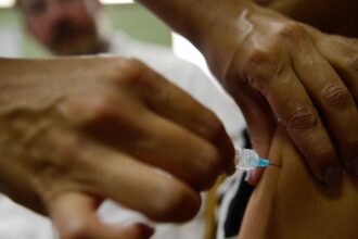vacinacao-de-adolescentes-de-15-a-19-anos-contra-o-hpv-e-prorrogada