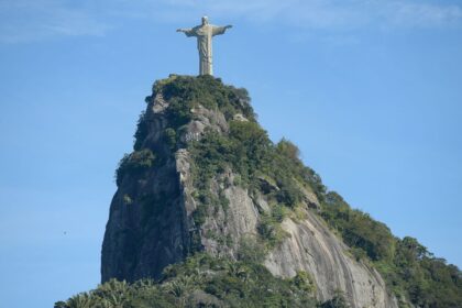 cristo-redentor-tera-novas-escadas-e-elevadores-de-acesso