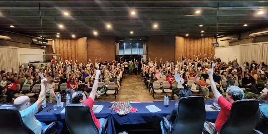 professores-da-uerj-suspendem-greve,-apos-tres-meses-de-paralisacao