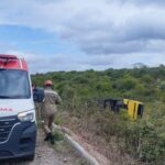 onibus-com-romeiros-tomba-noceara-e-provoca-morte-de-duas-pessoas