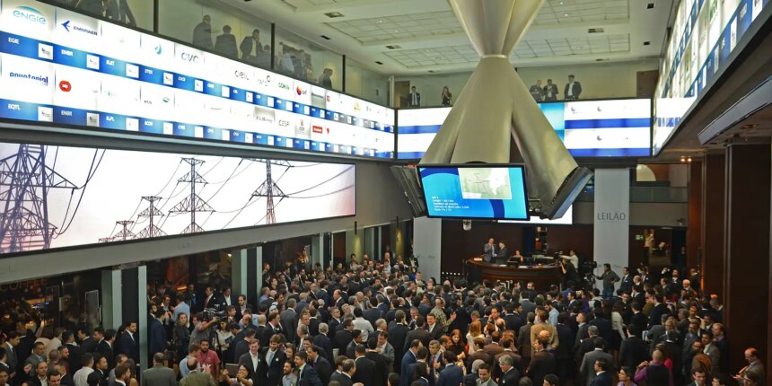 ibovespa-volta-aos-174-mil-pontos-com-aposta-na-selic,-e-dolar-cai