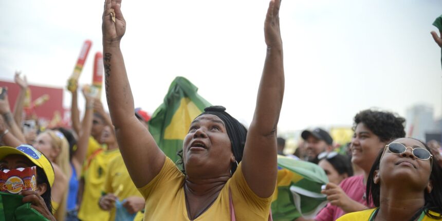pm-reforca-a-seguranca-em-pontos-de-concentracao-de-torcedores-no-rio