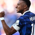 de-penalti,-franca-vence-retranca-do-paraguai-e-se-classifica-na-copa