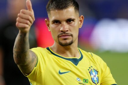 bruno-guimaraes-projeta-duelo-com-odegaard-e-alerta-sobre-bola-parada