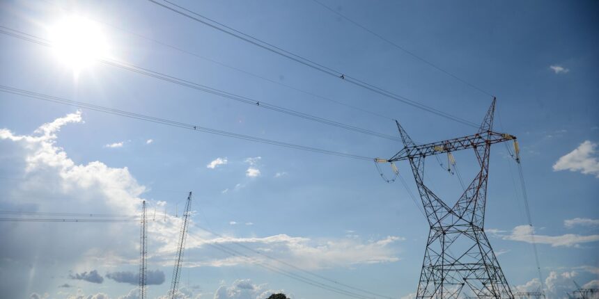 aneel-leiloa-mais-quatro-lotes-de-transmissao-de-energia