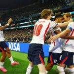 com-um-a-menos,-inglaterra-derruba-mexico-no-azteca-e-segue-na-copa