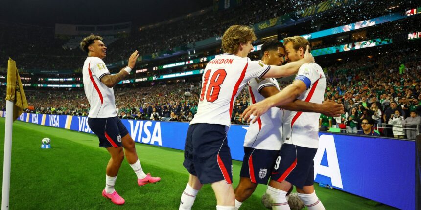 com-um-a-menos,-inglaterra-derruba-mexico-no-azteca-e-segue-na-copa