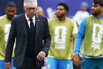 ancelotti-lamenta-eliminacao-e-ja-projeta-novo-ciclo:-“nao-e-o-fim”