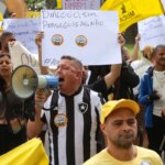 camelos-protestam-contra-programa-da-prefeitura-no-rio