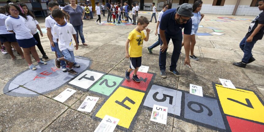 ferias-escolares-de-2027-coincidirao-com-copa-feminina:-de-24/6-a-25/7