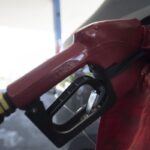 com-nova-alta-mundial-do-petroleo,-governo-mantem-desconto-na-gasolina