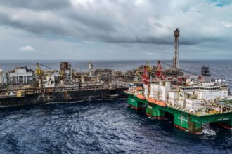 imposto-de-12%-sobre-exportacao-de-petroleo-e-estendido-por-60-dias