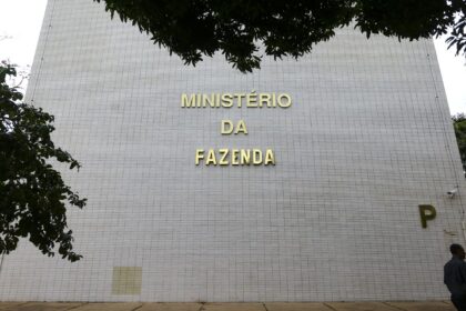 governo-deve-recorrer-ao-stf-sobre-pec-de-agentes-de-saude