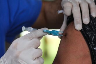 gripe:-anvisa-aprova-nova-vacina-com-73%-de-eficacia