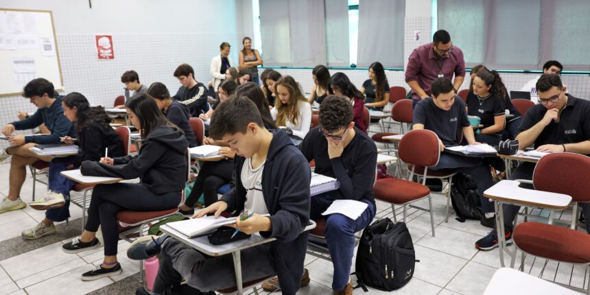 educacao-financeira-pode-ser-incluida-no-curriculo-escolar
