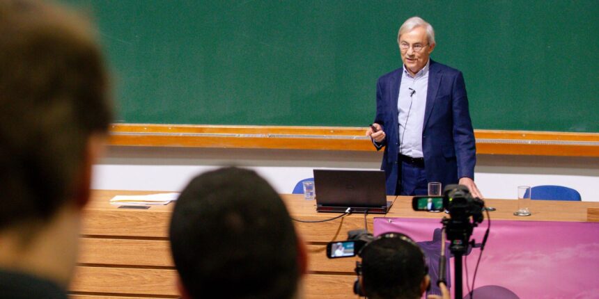 nobel-da-economia-diz-que-impacto-da-ia-no-emprego-e-superestimado