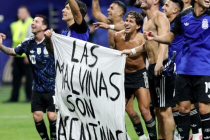 ato-de-jogadores-argentinos-reacende-debate-sobre-dominio-das-malvinas