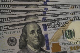 dolar-cai-para-r$-5,08,-e-bolsa-recua-pela-quarta-vez-consecutiva