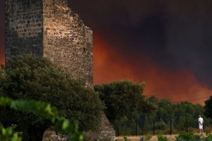 incendios-florestais-ameacam-cidade-historica-francesa-de-bordeaux
