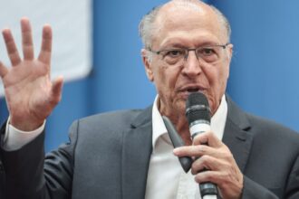 alckmin-diz-que-milei-presta-desservico-a-argentina