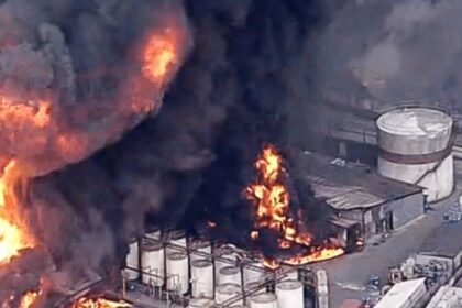 bombeiros-combatem-incendio-de-grandes-proporcoes-em-itaquaquecetuba