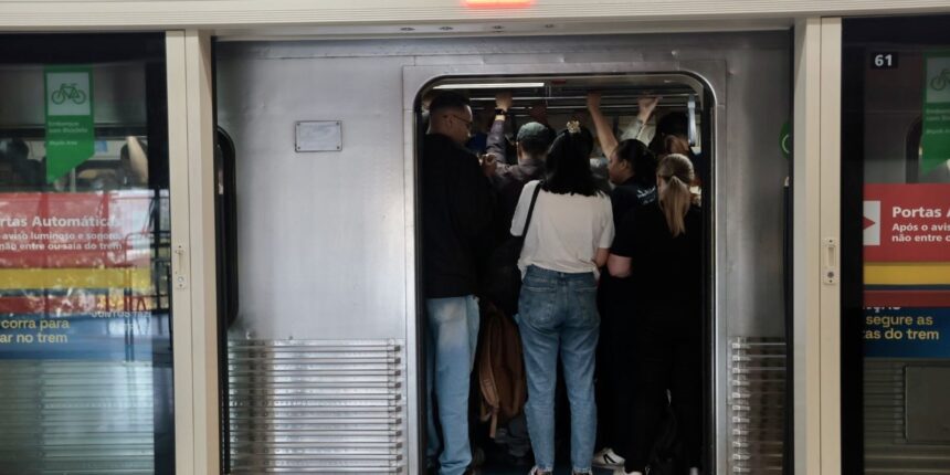 usuarios-de-trens-mudam-rotina-por-causa-de-greve-da-cptm