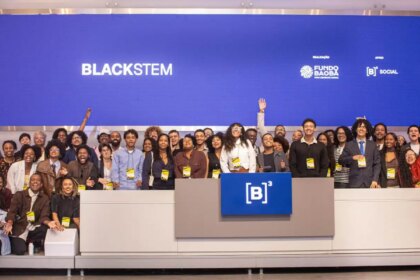 jovens-negrosdo-rio-e-da-bahiarecebem-bolsa-para-estudar-no-exterior
