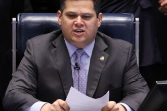 governo-pede-a-alcolumbre-que-instale-comissao-sobre-mp-das-blusinhas
