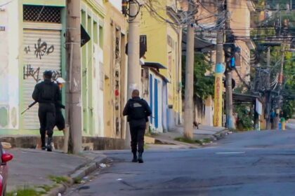 pm-do-rj-prende-13-em-acao-contra-comando-vermelho;-4-morreram