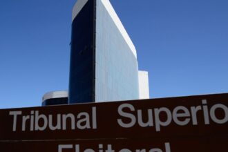 tse-determina-remocao-de-video-que-associa-lula-ao-pcc-e-ao-cv