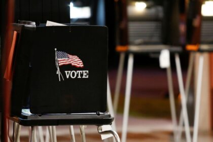 democrata-da-florida-vence-primarias-para-senado-dos-estados-unidos
