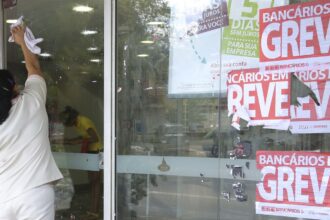 bancarios-fazem-paralisacao-nacional-de-24-horas-nesta-quinta-feira