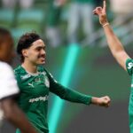 palmeiras-goleia-vasco-e-volta-a-abrir-frente-no-brasileirao:-4-a-1
