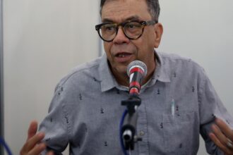 morre,-em-salvador,-o-poeta-e-ativista-luis-turiba