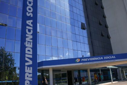 previsao-de-gastos-com-inss-em-2027-e-reduzida-em-r$-5-bilhoes