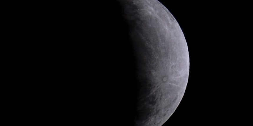 eclipse-parcial-da-lua-nesta-quinta-feira-sera-visto-em-todo-o-brasil