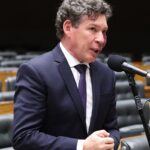 hugo-motta-indica-presidente-da-comissao-da-mp-da-taxa-das-blusinhas