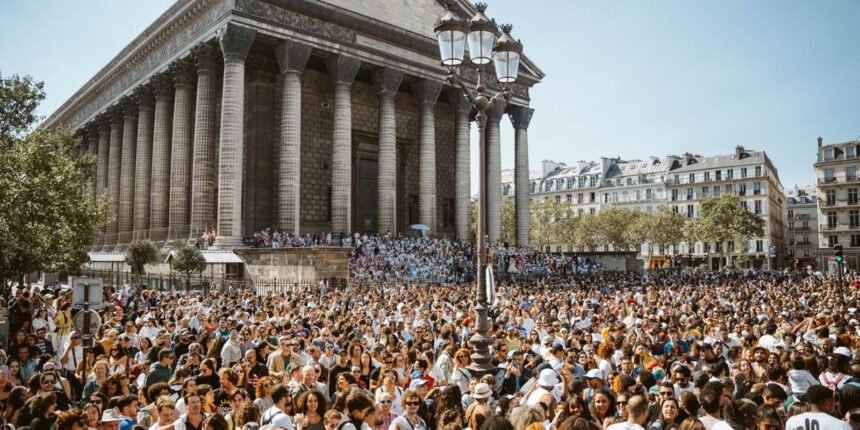 lavagem-de-madeleine-exalta-cultura-afro-brasileira-em-paris