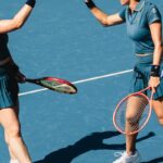 dupla-de-luisa-stefani-vence-mais-uma-e-vai-as-oitavas-do-us-open