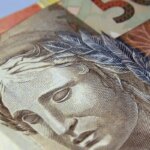 brasileiros-retiram-r$-10,5-bilhoes-da-poupanca-em-agosto