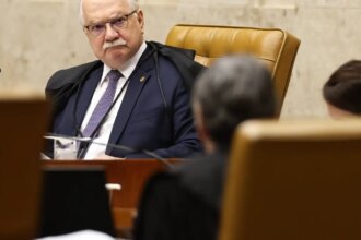 ex-ministros-e-sociedade-civil-divulgam-carta-em-apoio-a-fachin