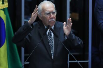ex-presidente-jose-sarney-e-internado-com-quadro-de-pneumonia