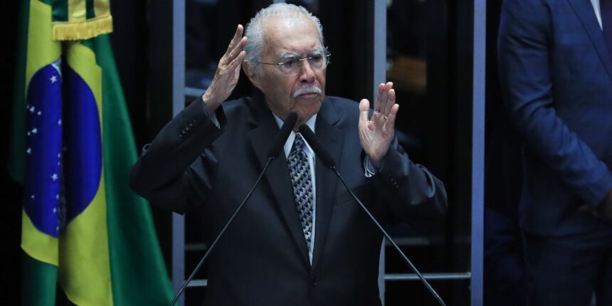 ex-presidente-jose-sarney-e-internado-com-quadro-de-pneumonia