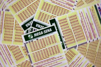 mega-sena-acumula-para-r$-102-milhoes;-confira-os-numeros-sorteados