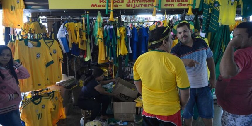 vendas-no-comercio-caem-0,8%-em-julho,-com-ressaca-da-copa-do-mundo