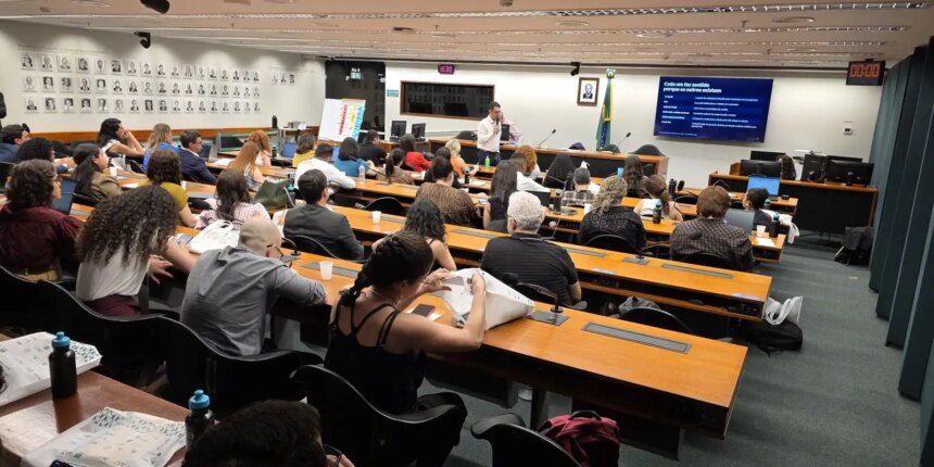 pesquisadores-debatem-em-brasilia-o-papel-da-comunicacao-publica