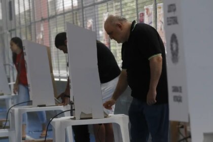 idosos-votam-primeiro:-conheca-outros-eleitores-com-prioridade